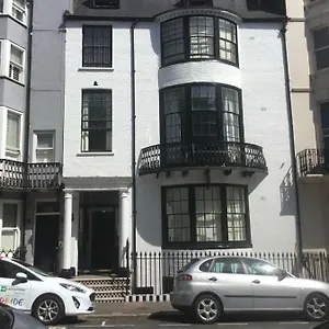 kempfield-house.brighton-hotels-england.com/